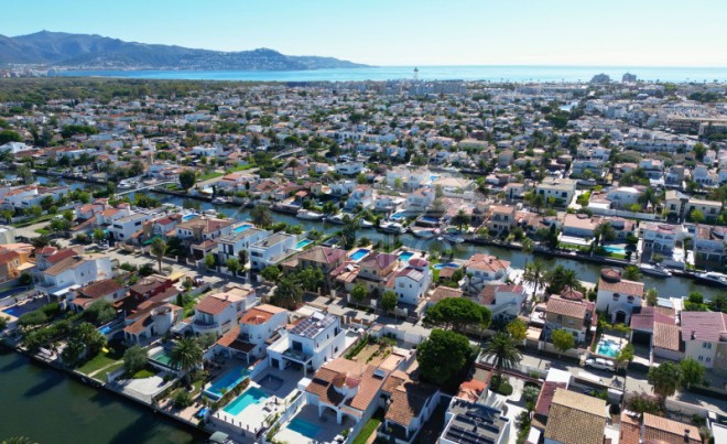 Venta · Apartamento / Piso · Empuriabrava