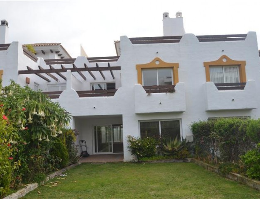 Sale · Bungalow / Townhouse / Detached / Terraced · Selwo · Costa del Sol