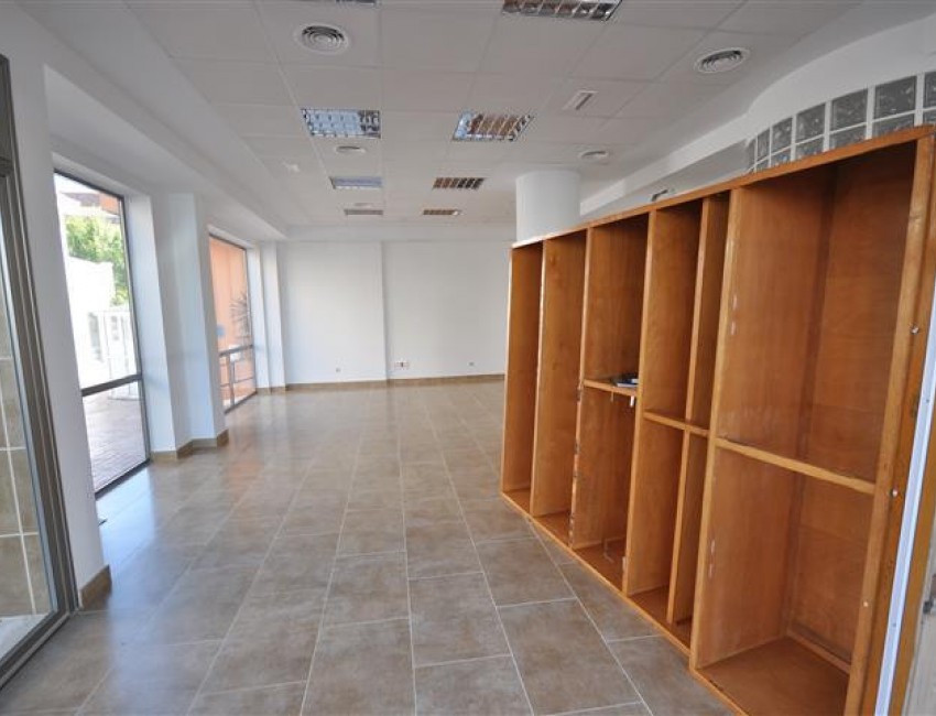 Venta · Local Comercial · San Luis de Sabinillas · Costa del Sol