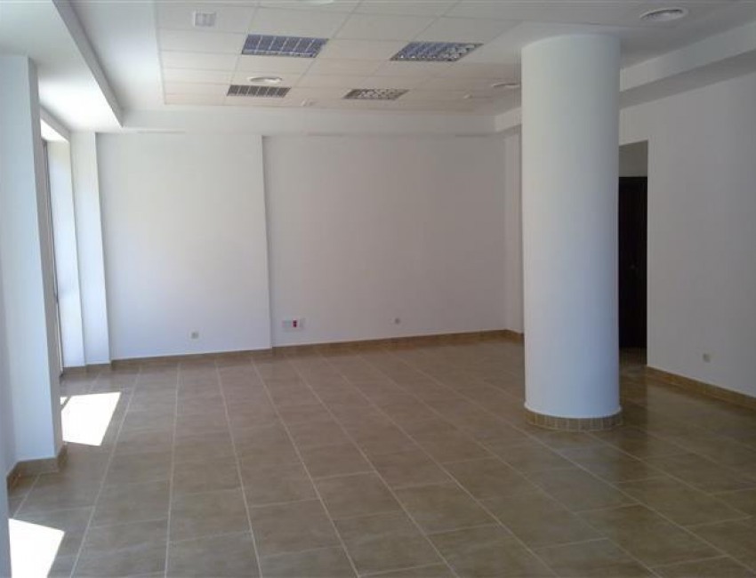 Venta · Local Comercial · San Luis de Sabinillas · Costa del Sol