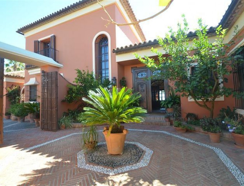 Venta · Villa / Chalet · La Duquesa · Costa del Sol