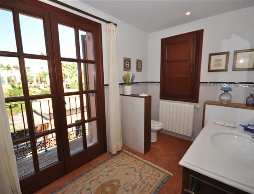 Venta · Villa / Chalet · La Duquesa · Costa del Sol