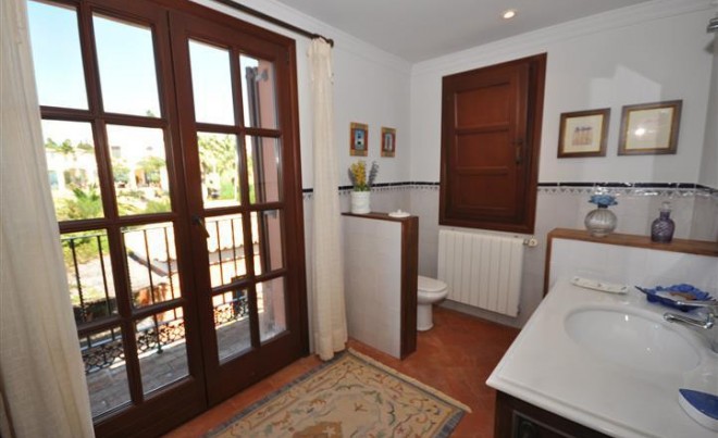 Venta · Villa / Chalet · La Duquesa · Costa del Sol