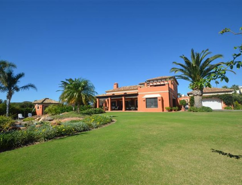 Venta · Villa / Chalet · La Duquesa · Costa del Sol