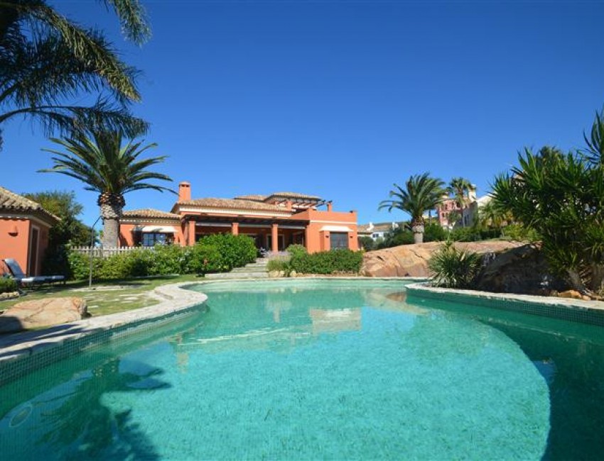 Venta · Villa / Chalet · La Duquesa · Costa del Sol