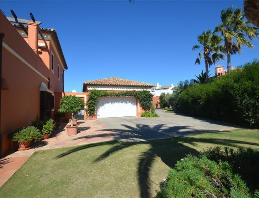 Venta · Villa / Chalet · La Duquesa · Costa del Sol