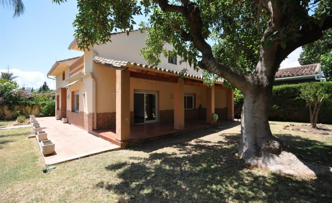 Sale · Villa · SAN PEDRO ALCÁNTARA · Costa del Sol