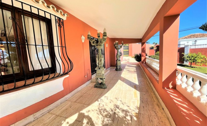 Venta · Villa / Chalet · Estepona · Costa del Sol