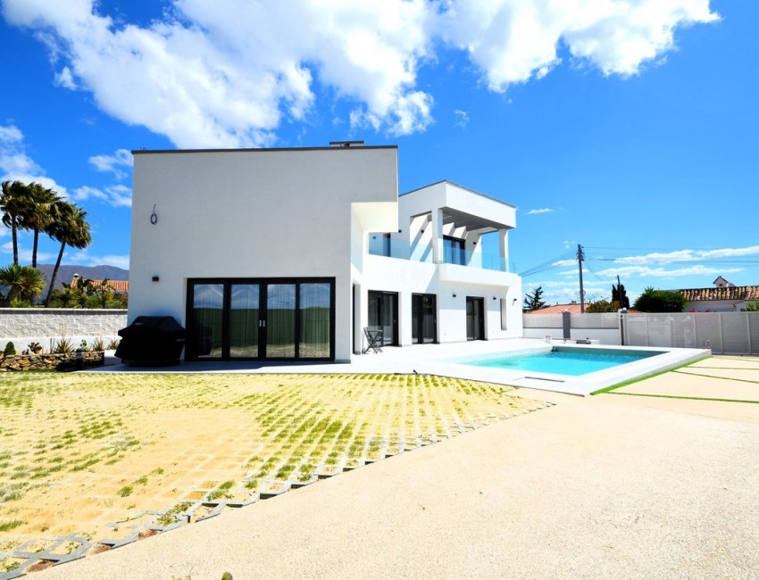 Venta · Villa / Chalet · Estepona · Costa del Sol