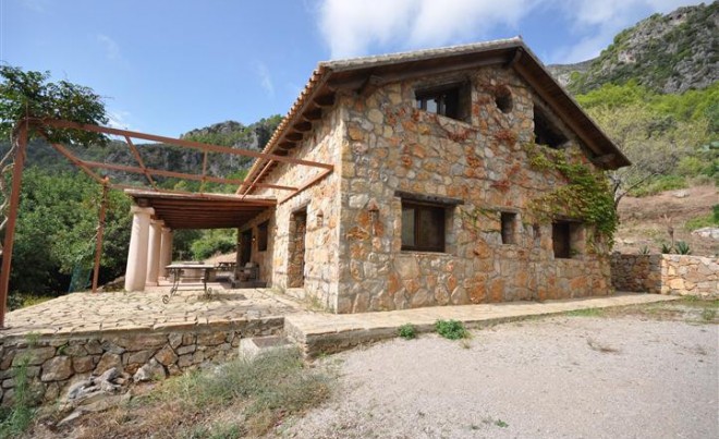 Venta · Villa / Chalet · Casares · Costa del Sol