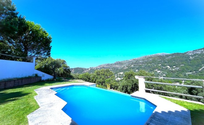 Venta · Villa / Chalet · Casares · Costa del Sol