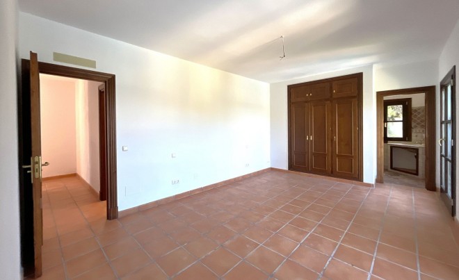 Venta · Villa / Chalet · Casares · Costa del Sol