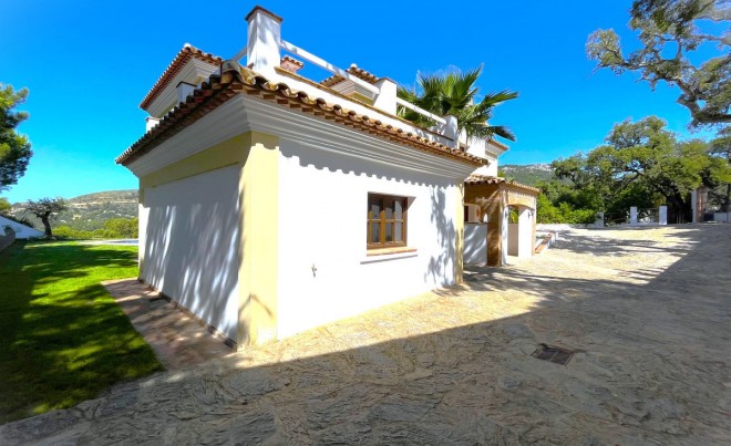 Venta · Villa / Chalet · Casares · Costa del Sol