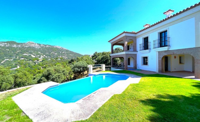 Venta · Villa / Chalet · Casares · Costa del Sol