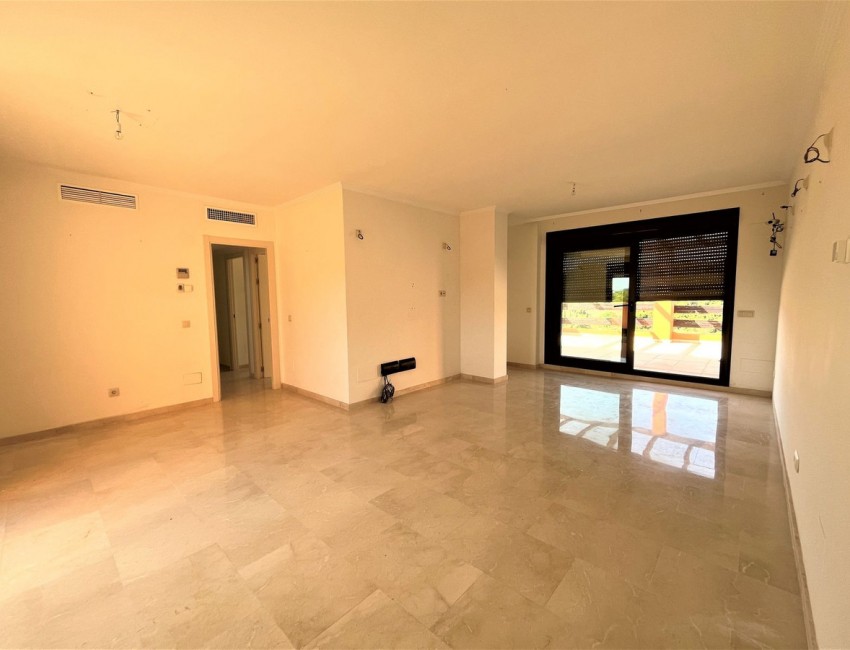 Sale · Apartment / Flat · Casares · Costa del Sol