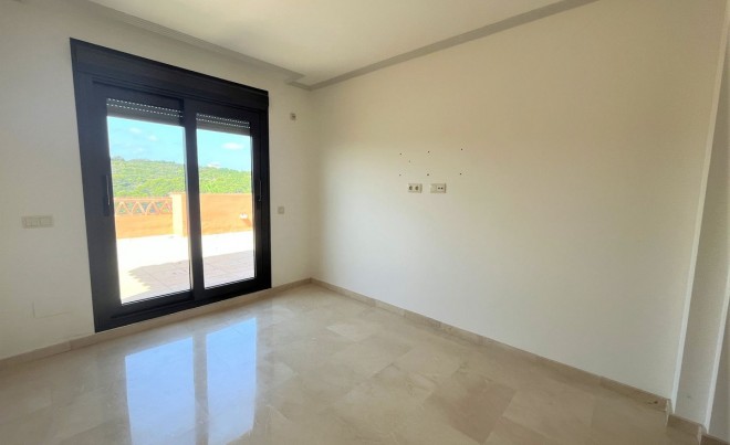 Sale · Apartment / Flat · Casares · Costa del Sol