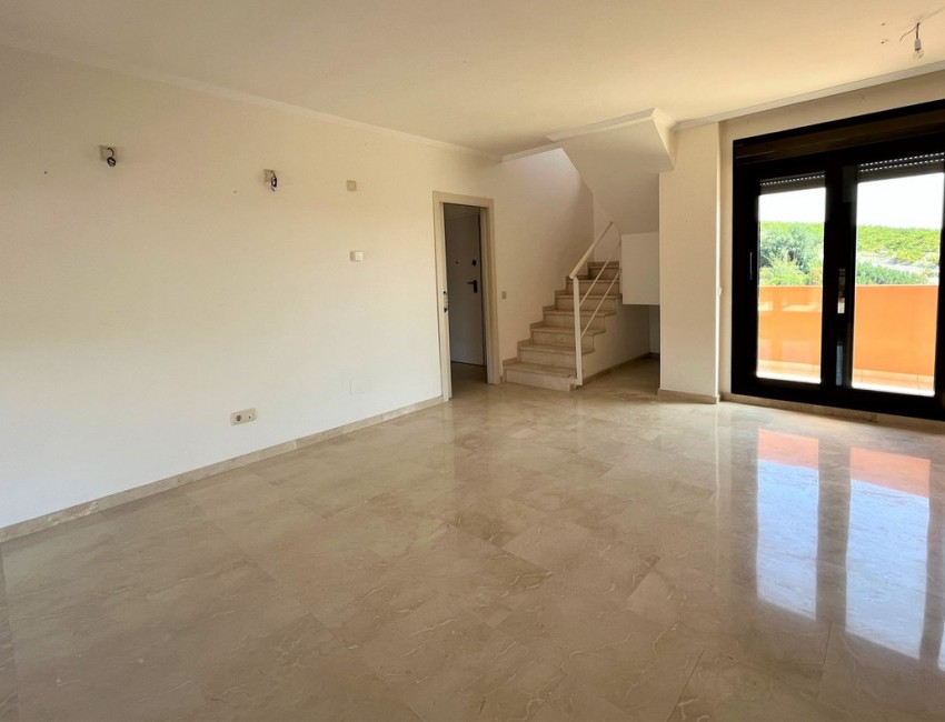 Sale · Apartment / Flat · Casares · Costa del Sol