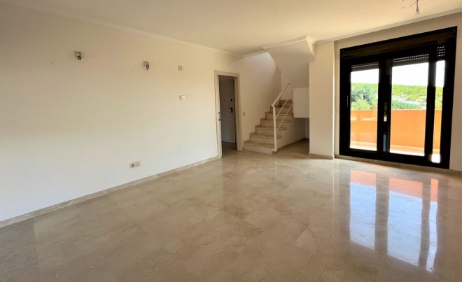 Sale · Apartment / Flat · Casares · Costa del Sol