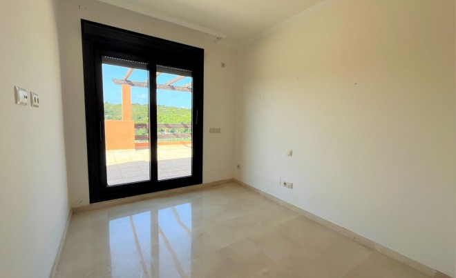 Sale · Apartment / Flat · Casares · Costa del Sol