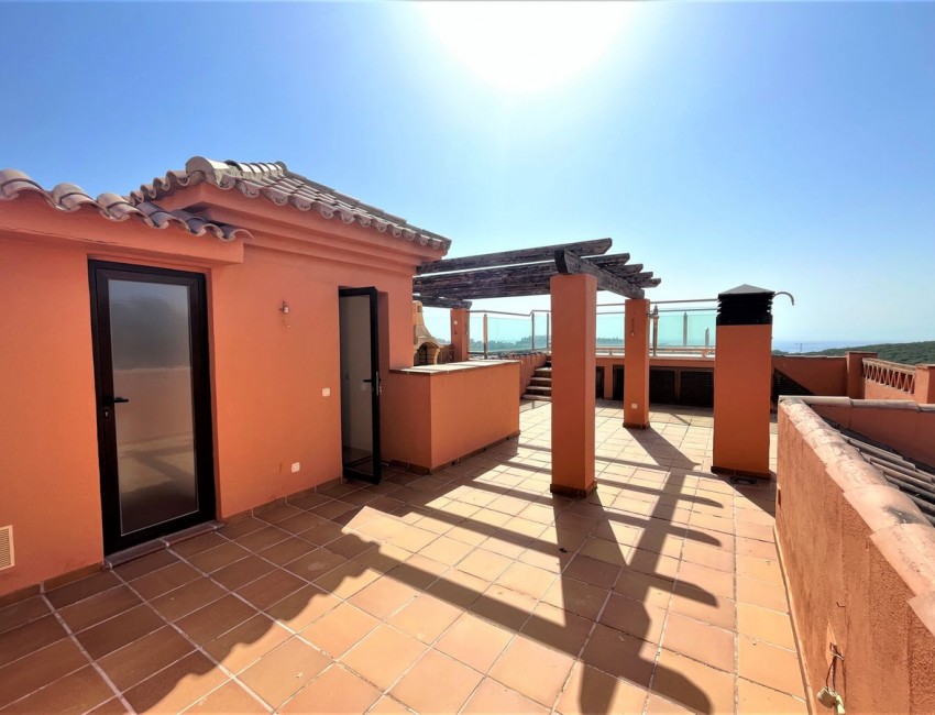 Sale · Apartment / Flat · Casares · Costa del Sol