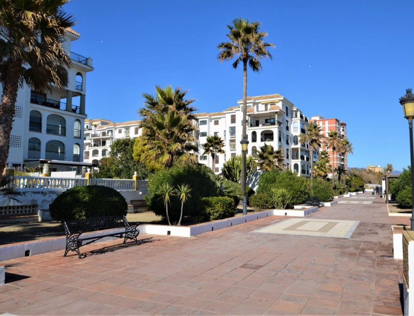 Sale · Apartment / Flat · La Duquesa · Costa del Sol