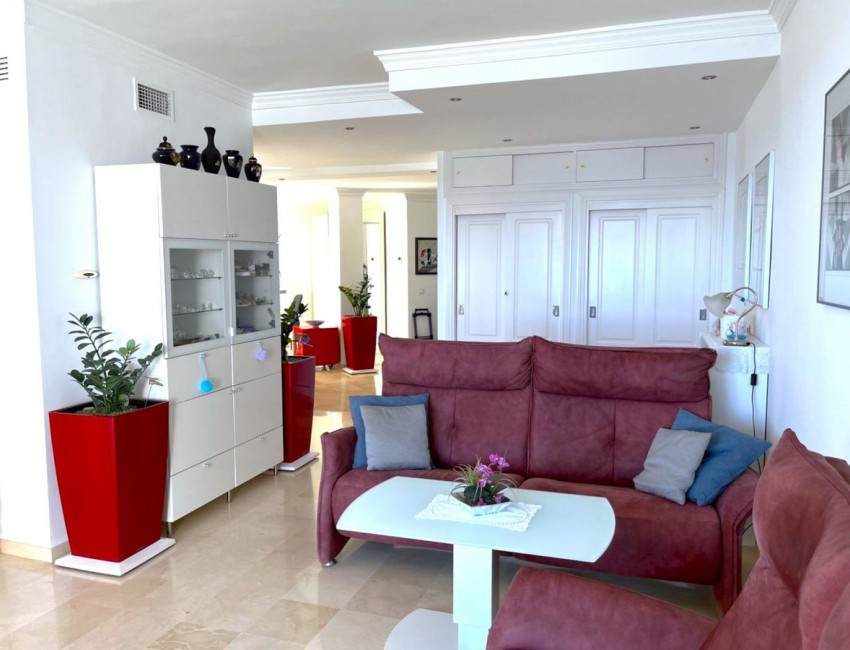 Sale · Apartment / Flat · Casares · Costa del Sol