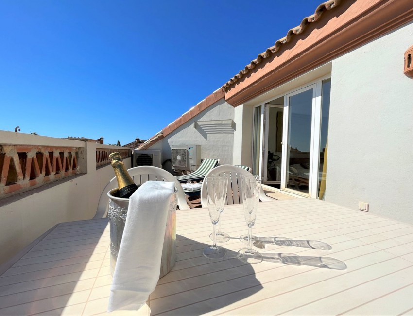 Sale · Apartment / Flat · Casares · Costa del Sol