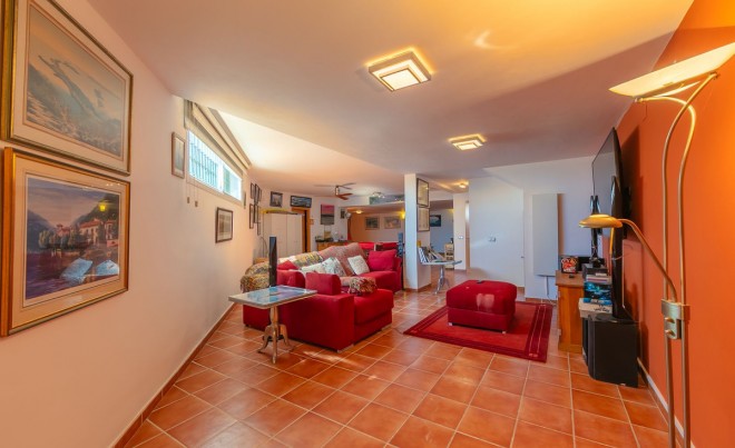 Venta · Villa / Chalet · La Duquesa · Costa del Sol