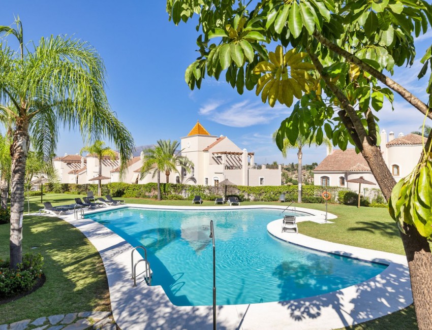 Sale · Bungalow / Townhouse / Detached / Terraced · Estepona · Costa del Sol