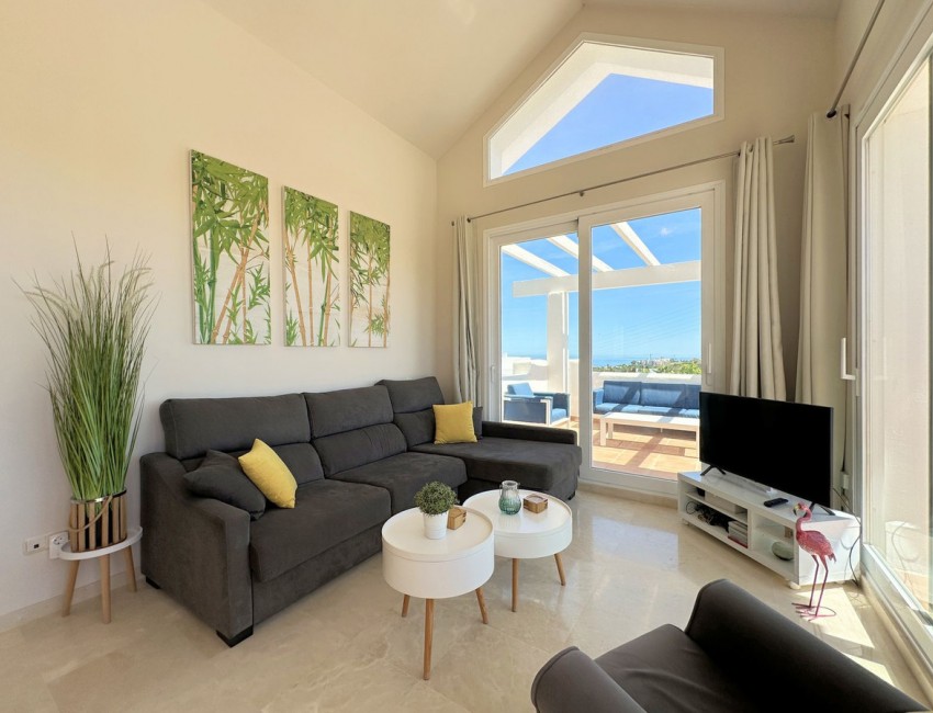 Sale · Apartment / Flat · Casares · Costa del Sol