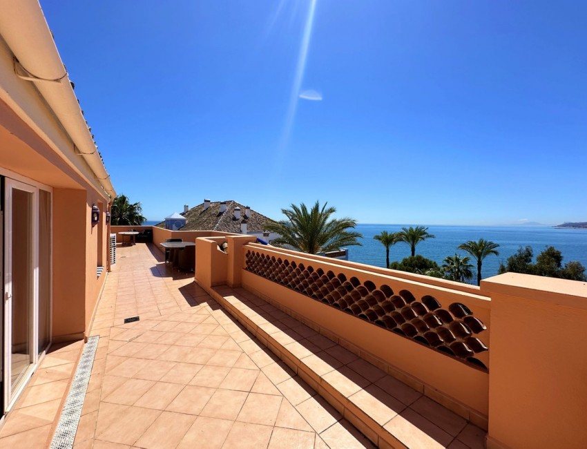 Sale · Apartment / Flat · Casares · Costa del Sol