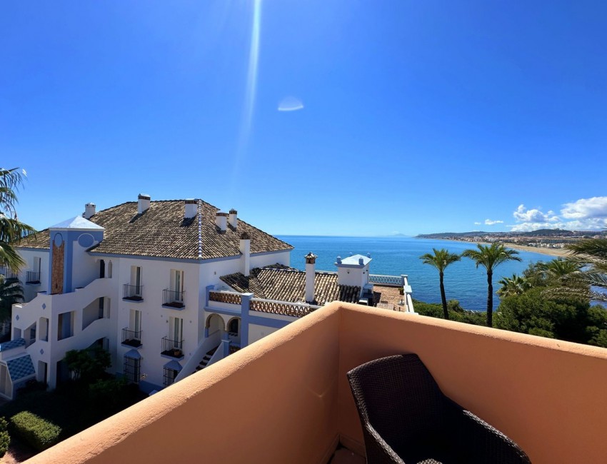 Sale · Apartment / Flat · Casares · Costa del Sol