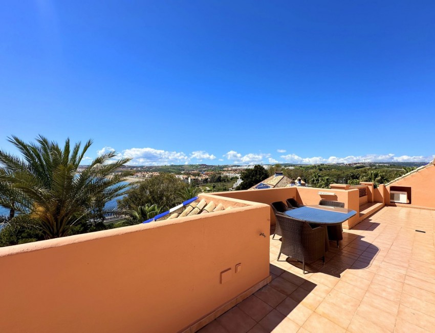 Sale · Apartment / Flat · Casares · Costa del Sol