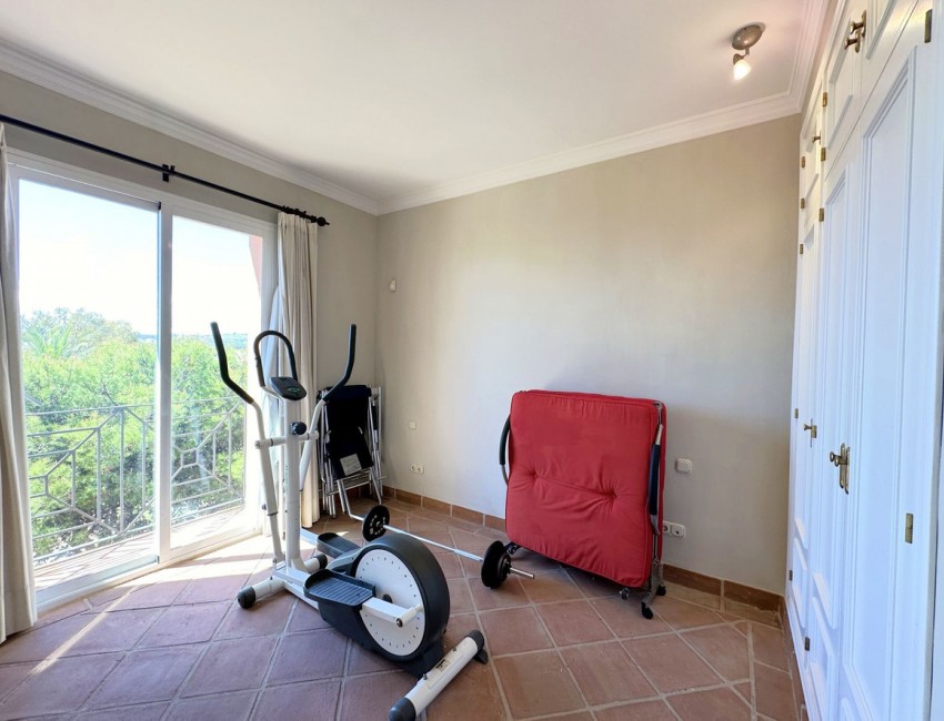 Sale · Apartment / Flat · Casares · Costa del Sol