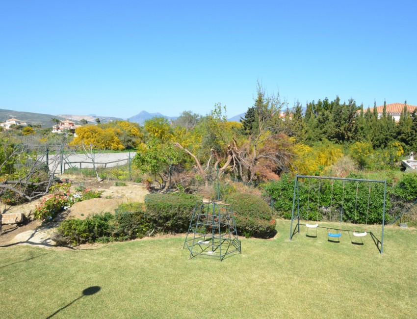 Sale · Bungalow / Townhouse / Detached / Terraced · La Duquesa · Costa del Sol