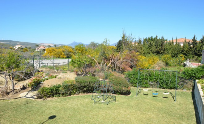 Sale · Bungalow / Townhouse / Detached / Terraced · La Duquesa · Costa del Sol