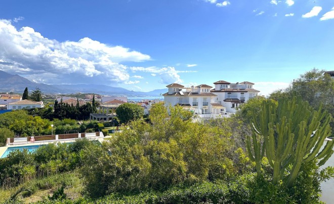 Sale · Bungalow / Townhouse / Detached / Terraced · La Duquesa · Costa del Sol