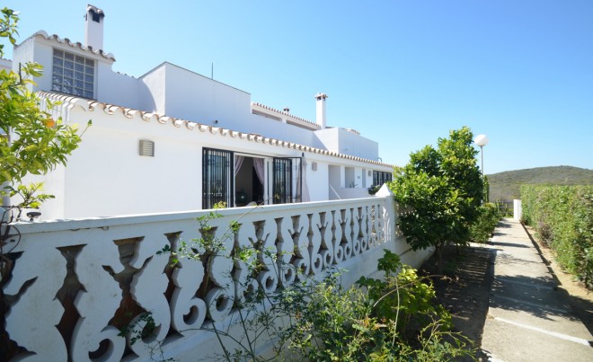 Sale · Bungalow / Townhouse / Detached / Terraced · La Duquesa · Costa del Sol