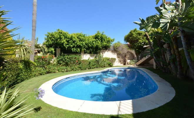 Venta · Villa / Chalet · La Duquesa · Costa del Sol