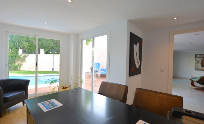 Venta · Villa / Chalet · La Duquesa · Costa del Sol