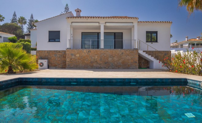 Venta · Villa / Chalet · La Duquesa · Costa del Sol