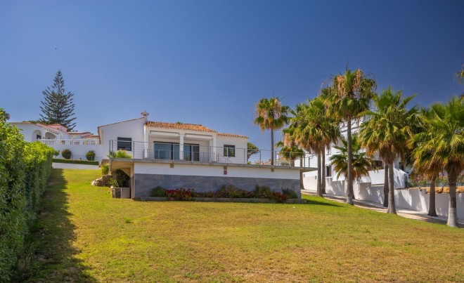 Venta · Villa / Chalet · La Duquesa · Costa del Sol