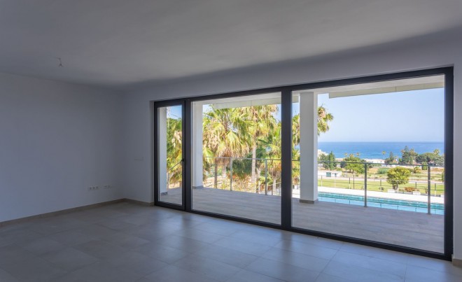 Venta · Villa / Chalet · La Duquesa · Costa del Sol