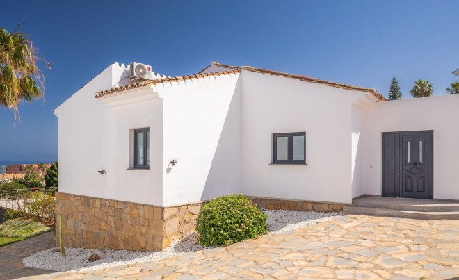 Venta · Villa / Chalet · La Duquesa · Costa del Sol