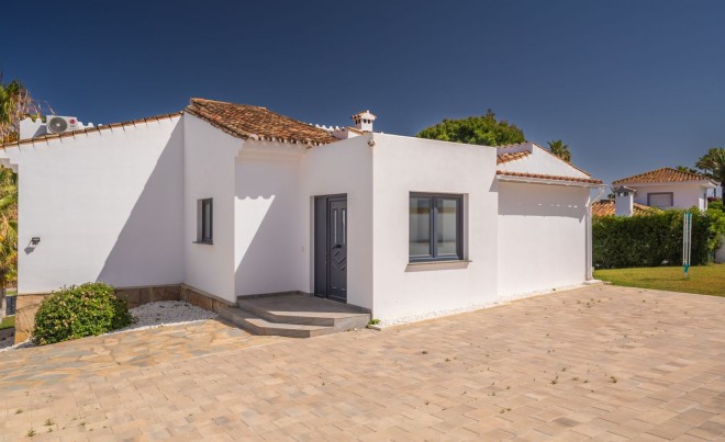 Venta · Villa / Chalet · La Duquesa · Costa del Sol