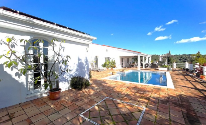 Venta · Villa / Chalet · Estepona · Costa del Sol