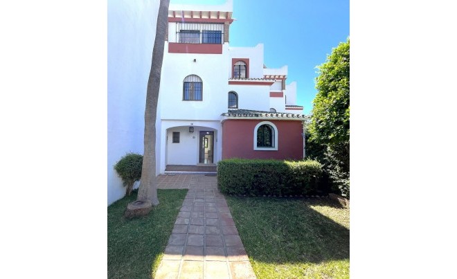 Sale · Bungalow / Townhouse / Detached / Terraced · Estepona · Costa del Sol