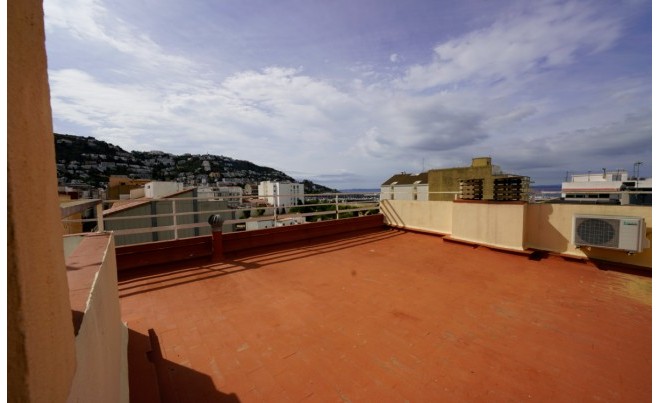 Venta · Apartamento / Piso · Roses