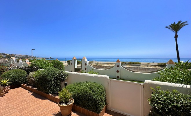 Sale · Bungalow / Townhouse / Detached / Terraced · Casares · Costa del Sol