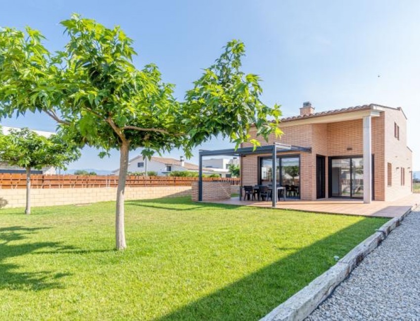 Venta · Villa / Chalet · Fortià